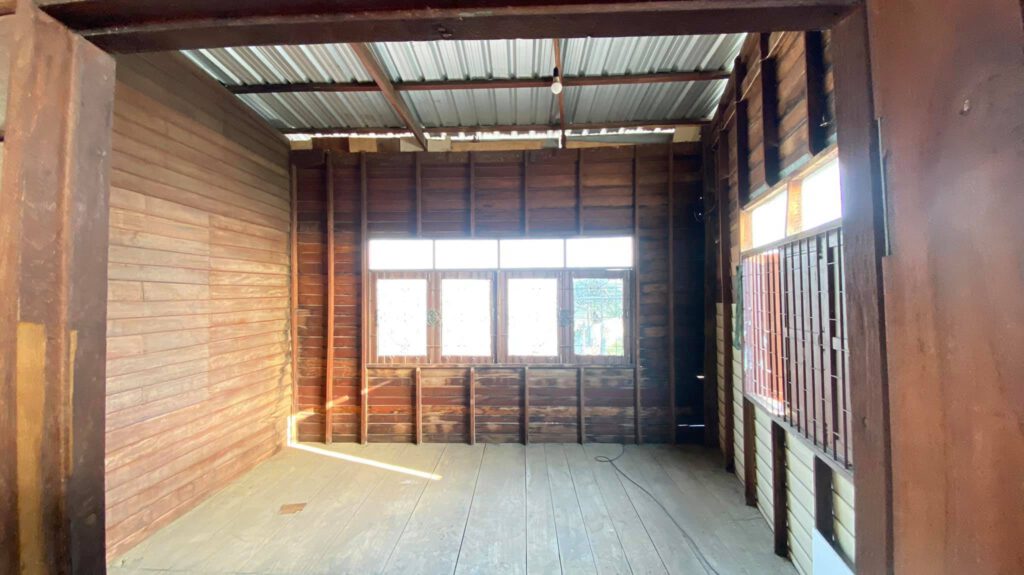 ช่างรีวิว แปลงโฉมห้องบ้านไม้ ให้เป็นห้องสวยทันสมัย ด้วยงบแค่ 50,000 บาท -  Thousandreason